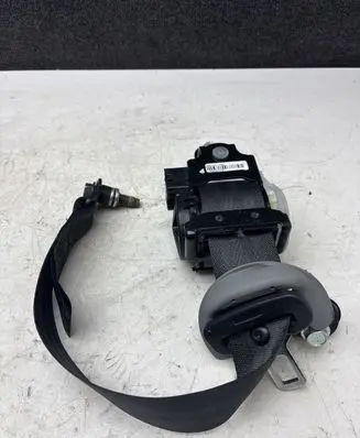 KIA Sorento Rear seatbelt 898102P110VA