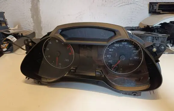 Audi A4 S4 B8 8K Speedometer (instrument cluster) 8K0920981B