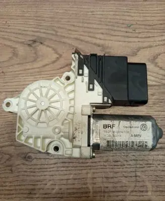 Volkswagen Touran II Rear door window regulator motor H06S0214 1521062004 1K0959703B