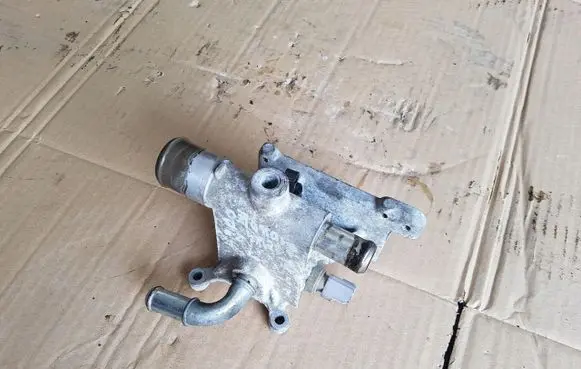 Ford Mondeo MK IV Engine coolant pipe/hose