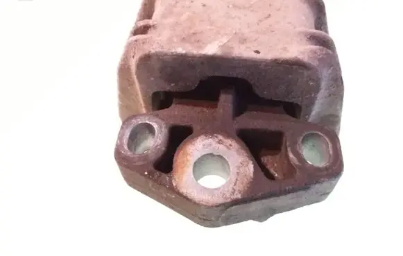 Ford Galaxy Engine mount bracket