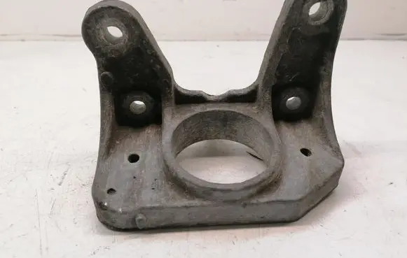 Opel Vivaro Gearbox mounting bracket 8200219372A