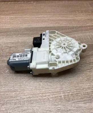 Audi Q5 SQ5 Rear door window regulator motor 8K0959812