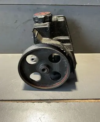 Peugeot 206 Power steering pump 9662127480
