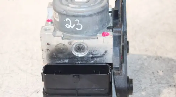 Volkswagen Golf VII ABS Pump 5Q0614517C 5Q0907379D