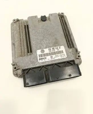 Volkswagen Touran I Engine control unit/module 03G906016BT 0281011761 1039S04447