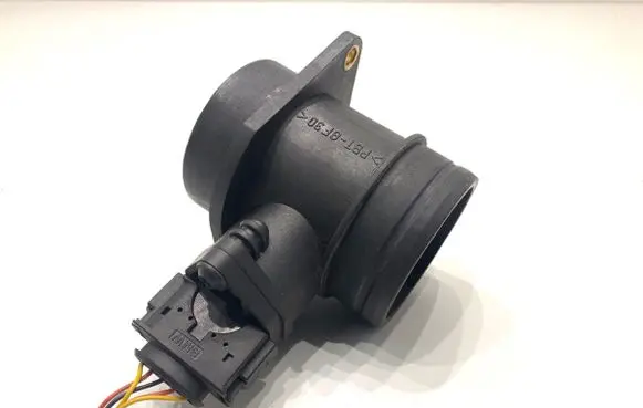 BMW 1 E81 E87 Mass air flow meter 1438687