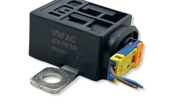 Volkswagen PASSAT B8 Battery relay fuse 4F0915519 150439