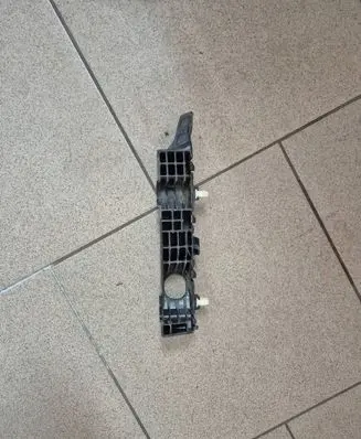 KIA Ceed Front bumper mounting bracket 86514J7000 86516J7000