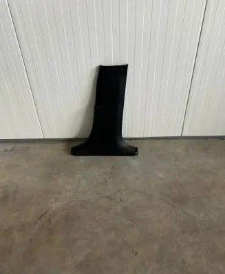 (B) pillar trim (bottom)