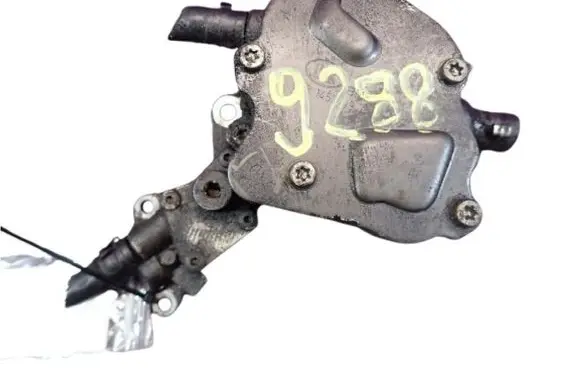 Volkswagen Golf IV Vacuum pump 038145209A