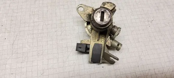 Audi A4 S4 B7 8E 8H Tailgate exterior lock 8E0827573