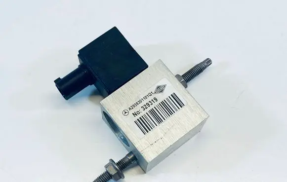 Mercedes-Benz EQC Air conditioning (A/C) expansion valve A2938301101