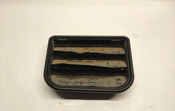 Jaguar XF X250 Quarter panel pressure vent 