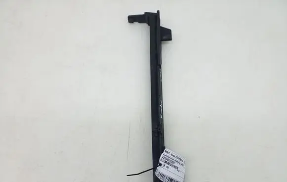 Radiator mount bracket