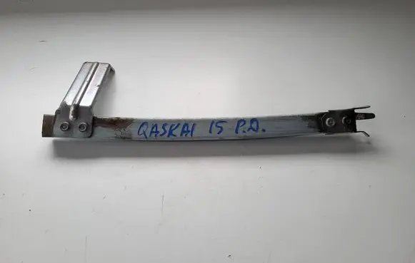Nissan Qashqai Front door windshield rail 