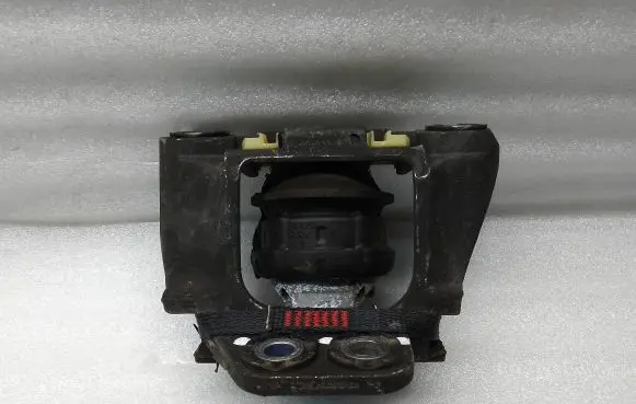 Volvo XC60 Engine mount bracket 31686887 6194171451