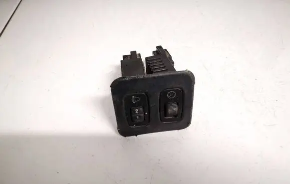 Mitsubishi Pajero Sport I Headlight level height control switch MR402645