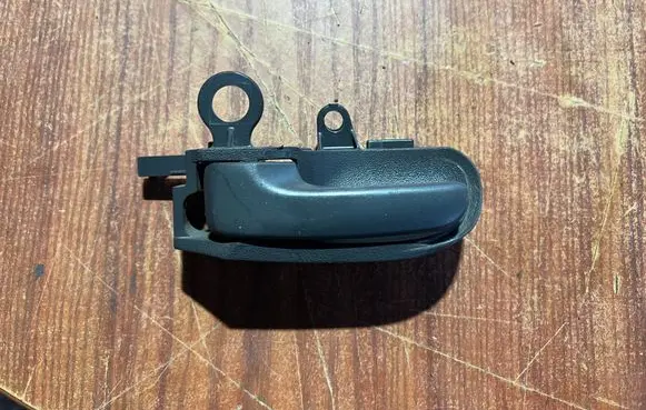 Toyota Yaris Front door interior handle 