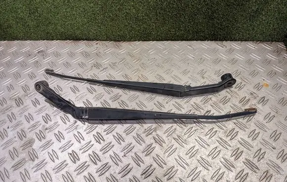 Mitsubishi Pajero Front wiper blade arm 14532P00 14202P00