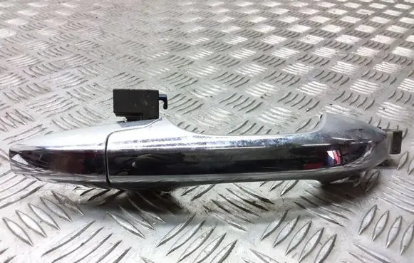Honda CR-V Front door exterior handle