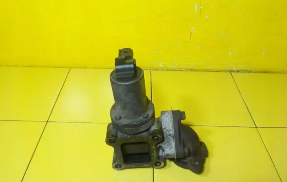 KIA Sorento EGR thermostat 284104A410