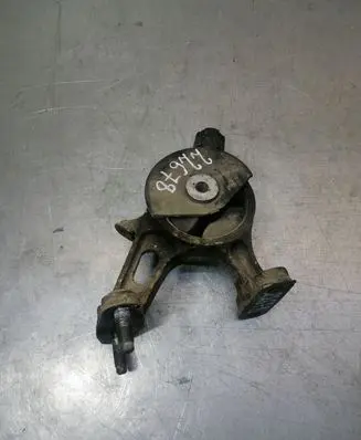 Toyota Auris 150 Engine mount bracket