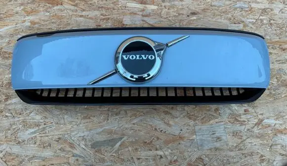 Volvo XC40 Front bumper upper radiator grill 32337601 32390715