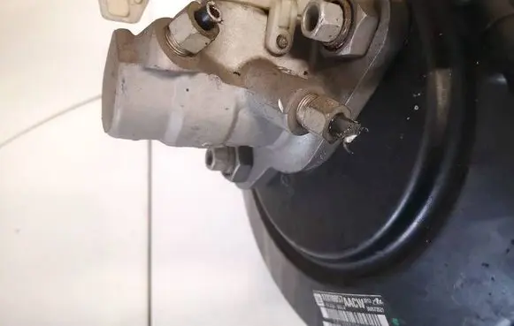 Opel Astra J Master brake cylinder 41550110