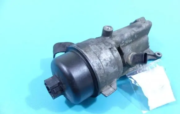 Oil filter mounting bracket