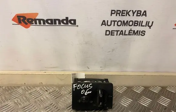 Ford Focus Light switch 498610
