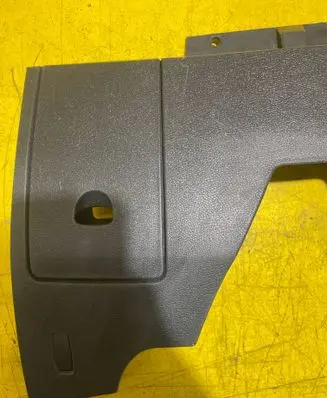 Renault Clio III Steering wheel column trim