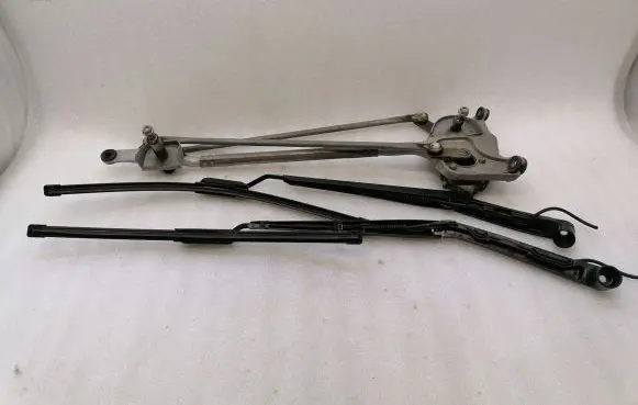 Chevrolet Corvette C7 Front wiper linkage and motor 22756324
