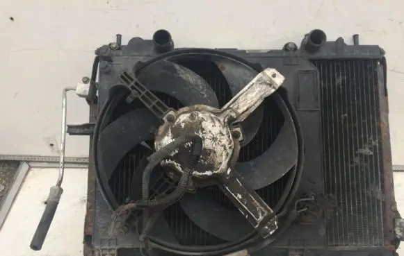Fiat Marea Radiator cooling fan shroud