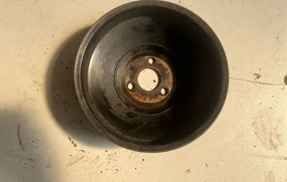 Mercedes-Benz E W124 Power steering pump pulley 2014600479
