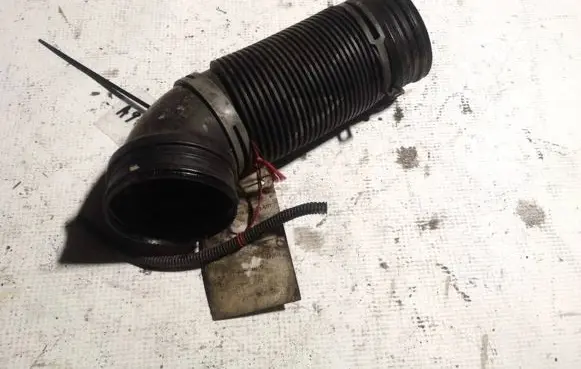 Volkswagen Golf V Air intake hose/pipe 1k0129684 446148d