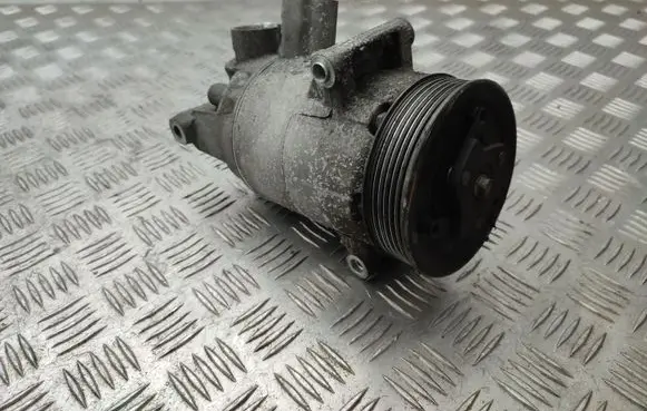 Volkswagen PASSAT B7 Air conditioning (A/C) compressor (pump) 5K0820803A
