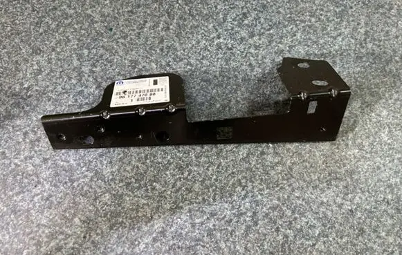 Peugeot Rifter Fender mounting bracket 9817747080