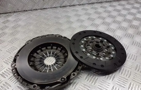 Opel Astra H Pressure plate 