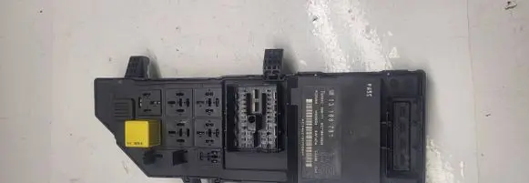 Opel Signum Fuse module 13181984 13168781