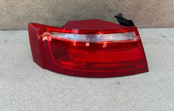 Audi A5 8T 8F Rear/tail lights 8T0945095
