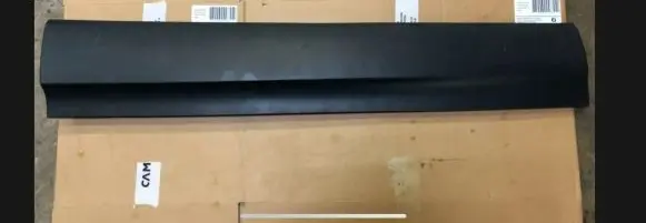 Land Rover Discovery 5 Front door trim (molding) HY3221065AD