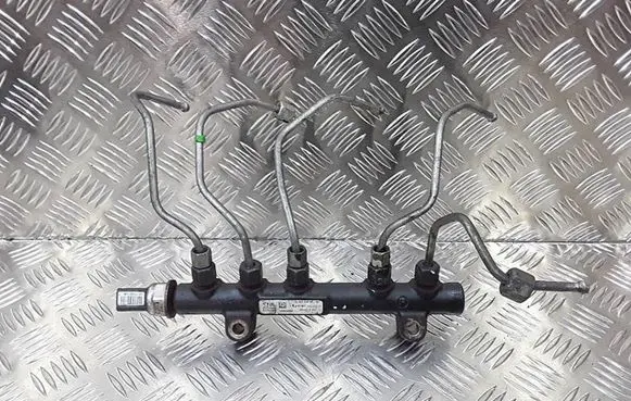 Peugeot 5008 Fuel main line pipe 9684753080