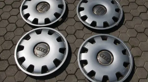 Audi A4 S4 B5 8D R16 wheel hub/cap/trim 4B0601147D