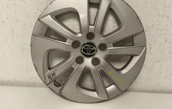 Toyota Prius (XW50) R15 wheel hub/cap/trim 4260247180