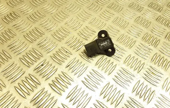 Volkswagen Golf V Air pressure sensor 03C906051 0261230095