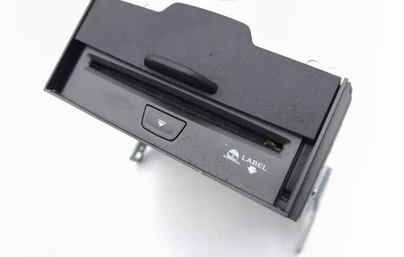 Jeep Cherokee CD/DVD changer P05091563AB