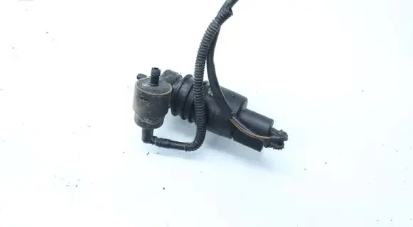 Audi A6 S6 C6 4F Windscreen/windshield washer pump 3028143