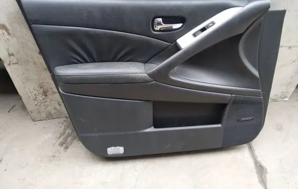 Nissan Murano Z51 Front door card panel trim