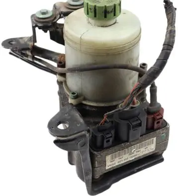 Skoda Fabia Mk1 (6Y) Power steering pump 6Q0423155AD A5093516E